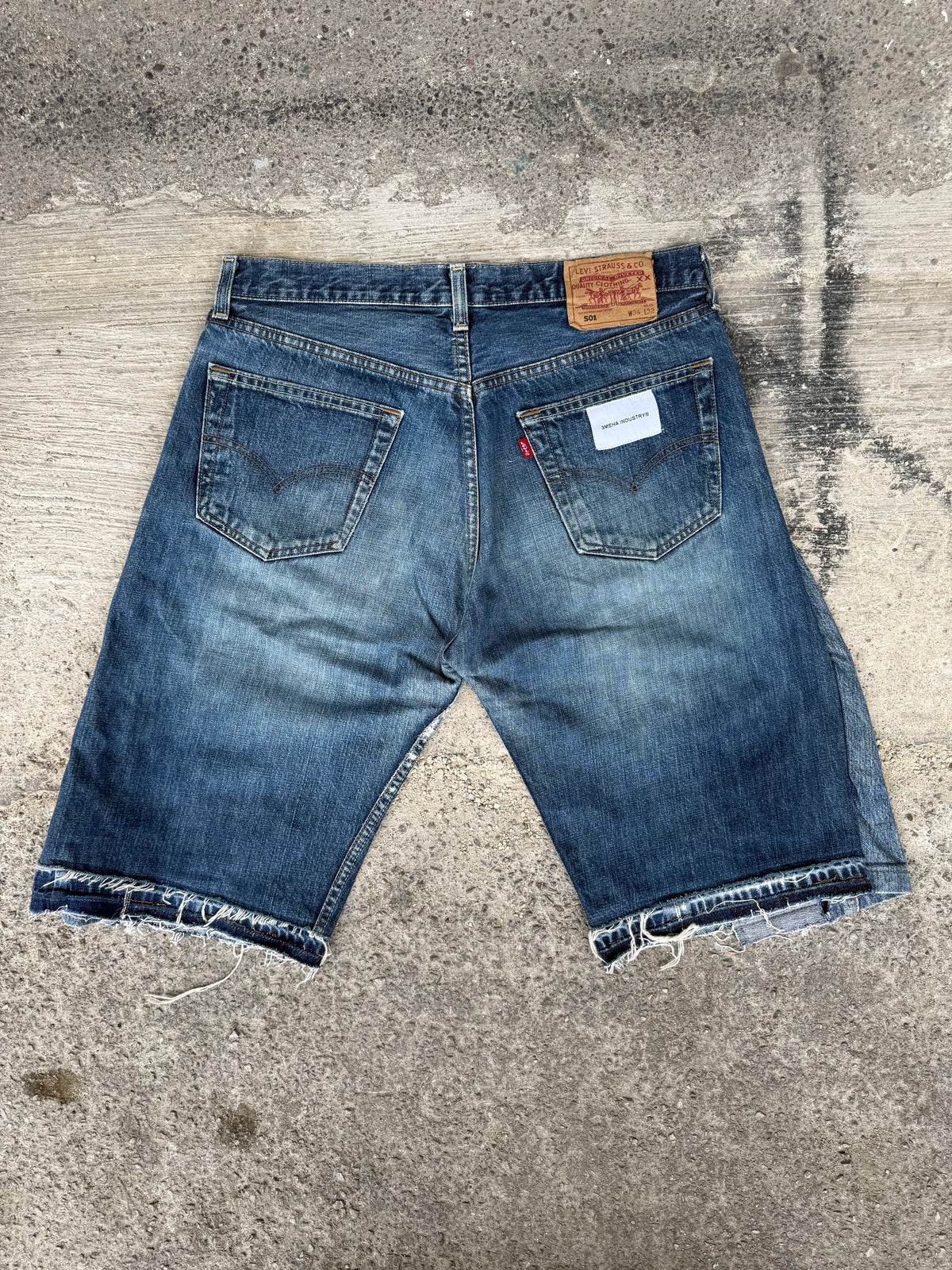 "3MEHA INDUSTRY" LEVI'S STAR JORTS W34 L32 - 2 of 2