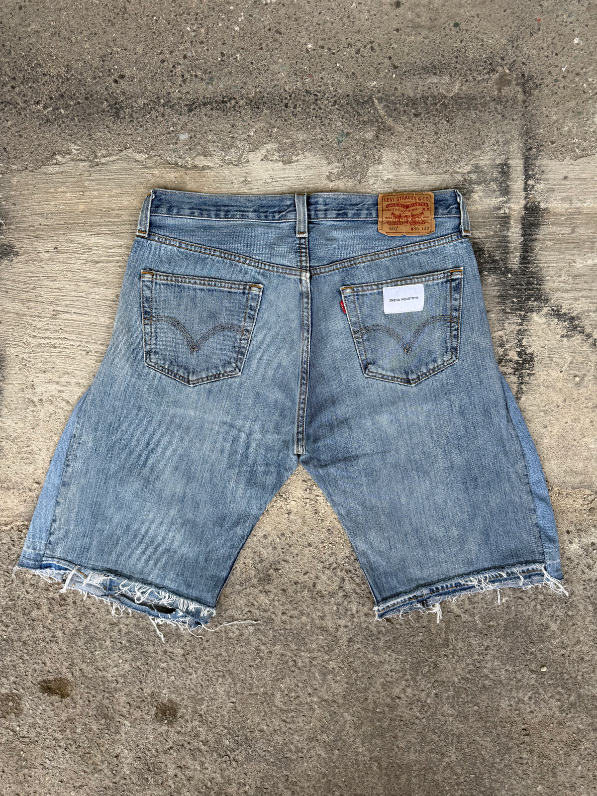 "3MEHA INDUSTRY" LEVI'S STAR JORTS W36 L32 - 2 of 2